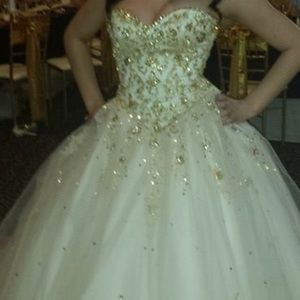 Champagne sweetheart quinceanera dress. Sweet 16
